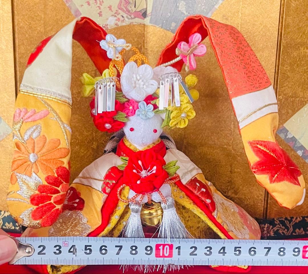 おばあちゃんのハンドメイド　着物うさぎ人形　刺繍着物　アンティーク　お雛様にも