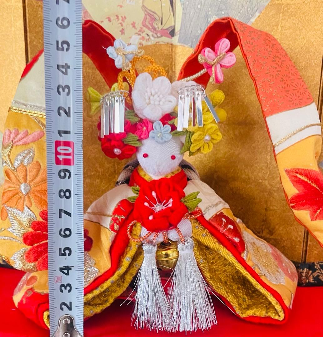 おばあちゃんのハンドメイド　着物うさぎ人形　刺繍着物　アンティーク　お雛様にも