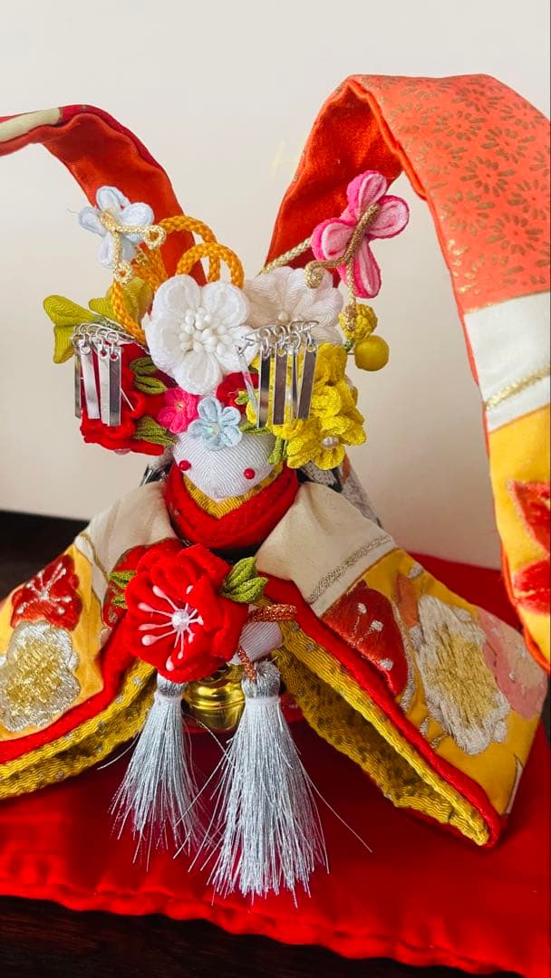 おばあちゃんのハンドメイド　着物うさぎ人形　刺繍着物　アンティーク　お雛様にも