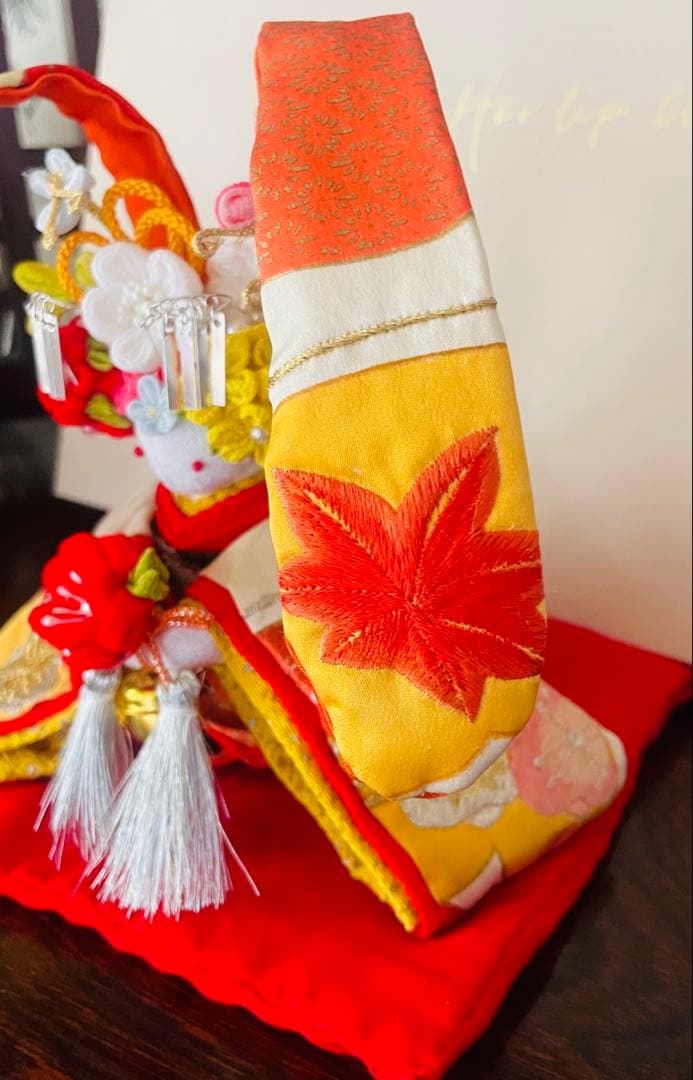 おばあちゃんのハンドメイド　着物うさぎ人形　刺繍着物　アンティーク　お雛様にも
