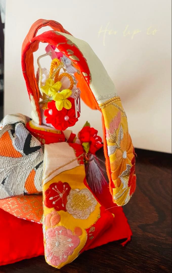 おばあちゃんのハンドメイド　着物うさぎ人形　刺繍着物　アンティーク　お雛様にも