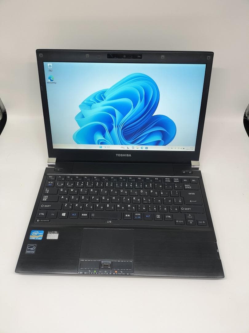 【東芝】爆速 Corei7/新品SSD128GB 13.3 ノートパソコン E5