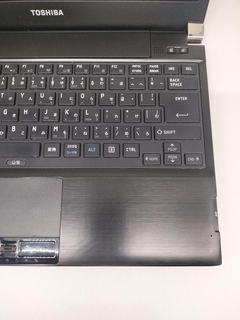 【東芝】爆速 Corei7/新品SSD128GB 13.3 ノートパソコン E5