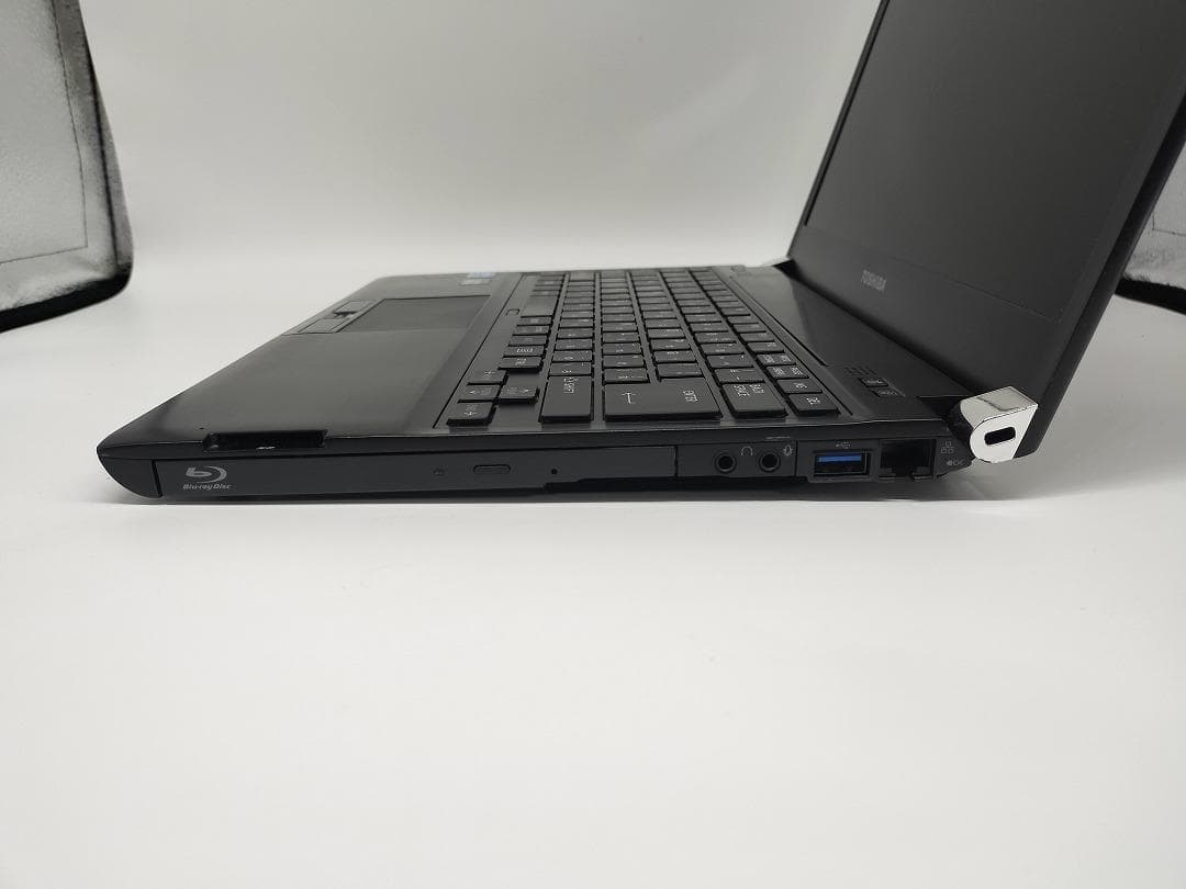 【東芝】爆速 Corei7/新品SSD128GB 13.3 ノートパソコン E5