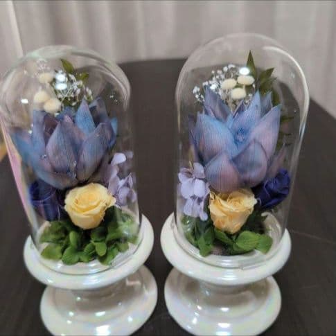 特選仏花　蓮の花　ガラスドーム　中サイズ　一対　造花無し　プリザーブドフラワー