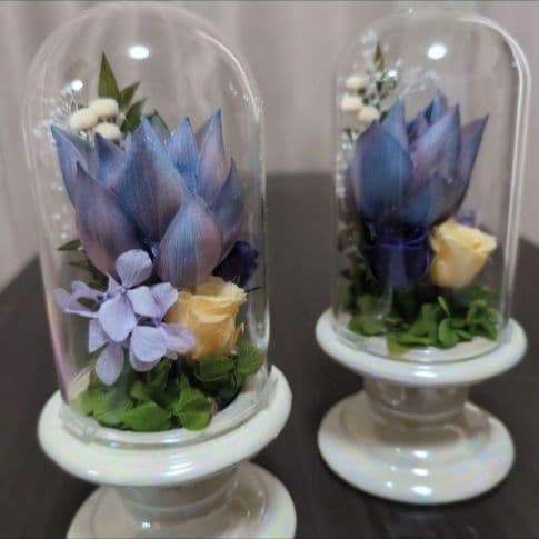 特選仏花　蓮の花　ガラスドーム　中サイズ　一対　造花無し　プリザーブドフラワー