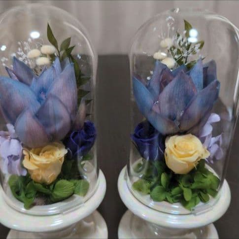 特選仏花　蓮の花　ガラスドーム　中サイズ　一対　造花無し　プリザーブドフラワー