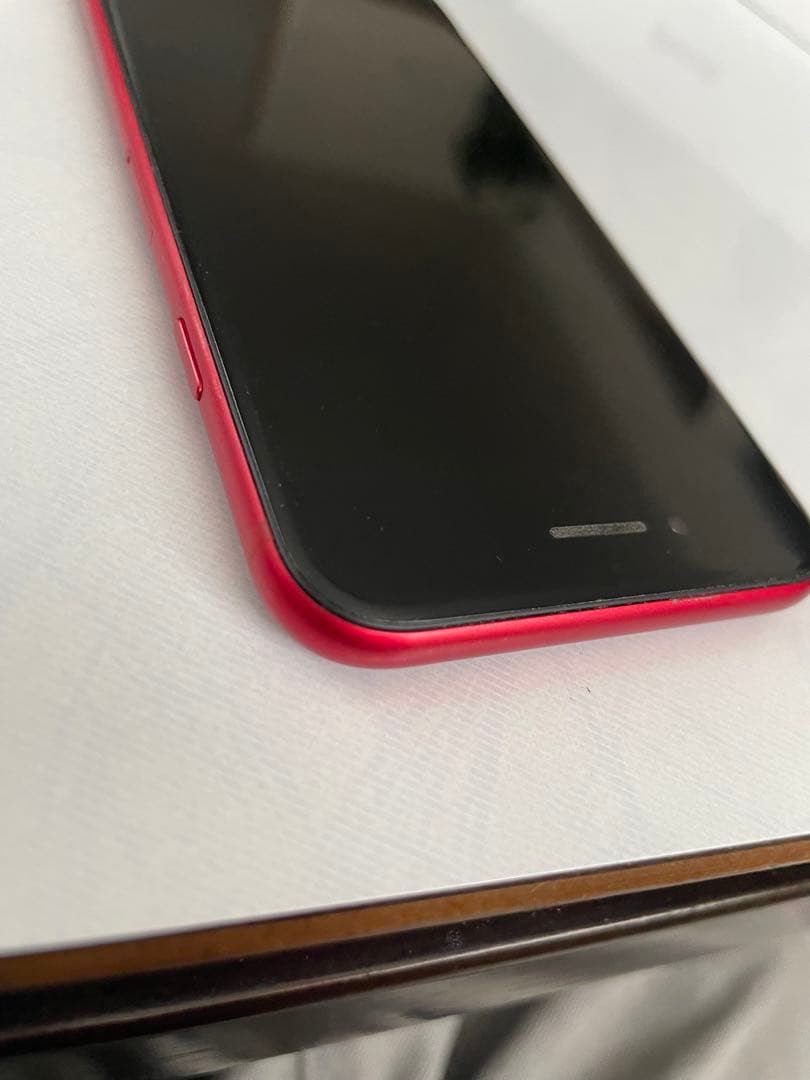 Apple iPhone SE第二世代 本体 64GB　レッド　赤