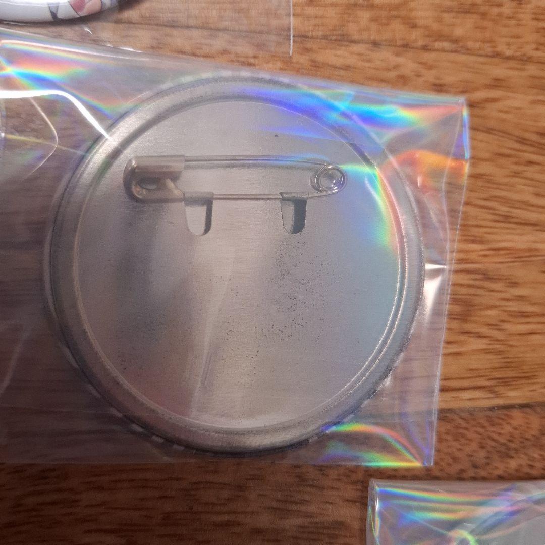 カラフルピーチ うり 缶バッジセット