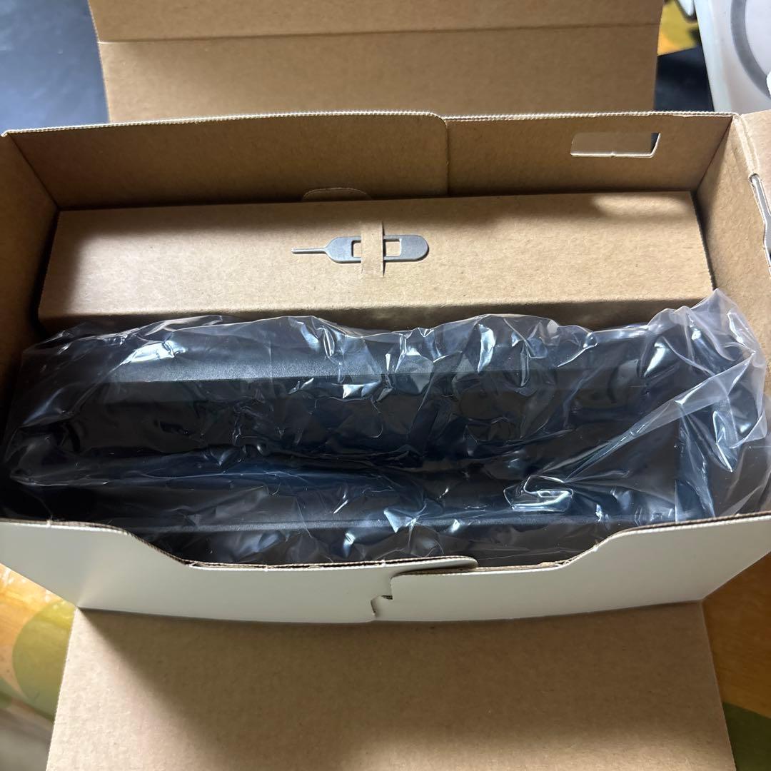 極美品　SIMフリー　国内最強　使用浅　5Gポケットルーター　povo 楽天