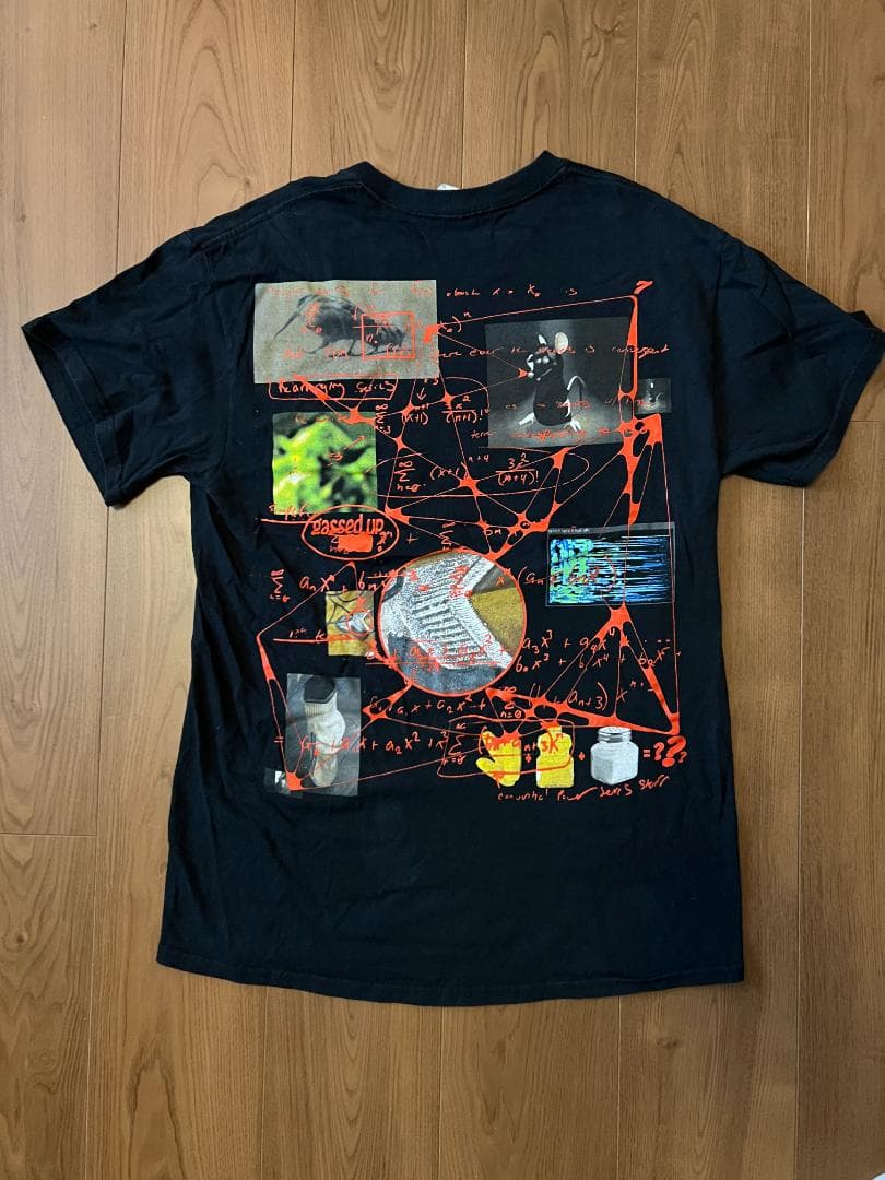 100 Gecs Shirt 拡大鏡と木のイラストTシャツ