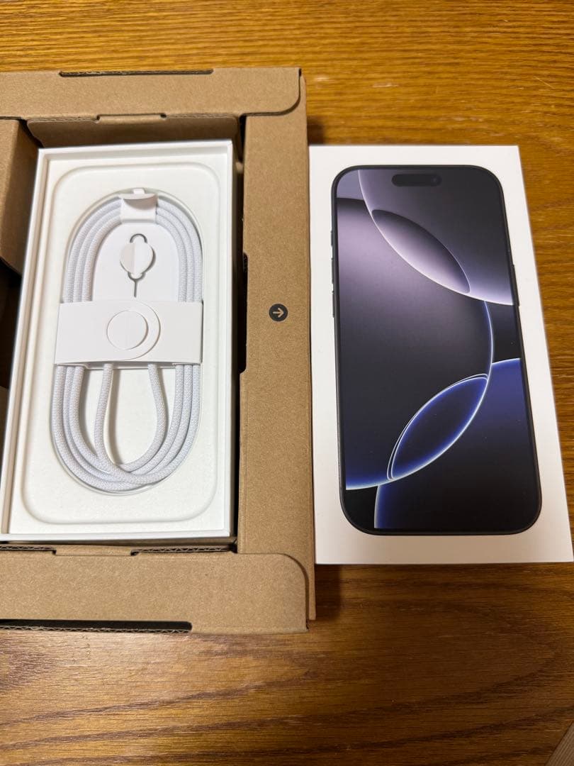スマートフォン本体 iPhone 16 Pro 128GB Black Titanium