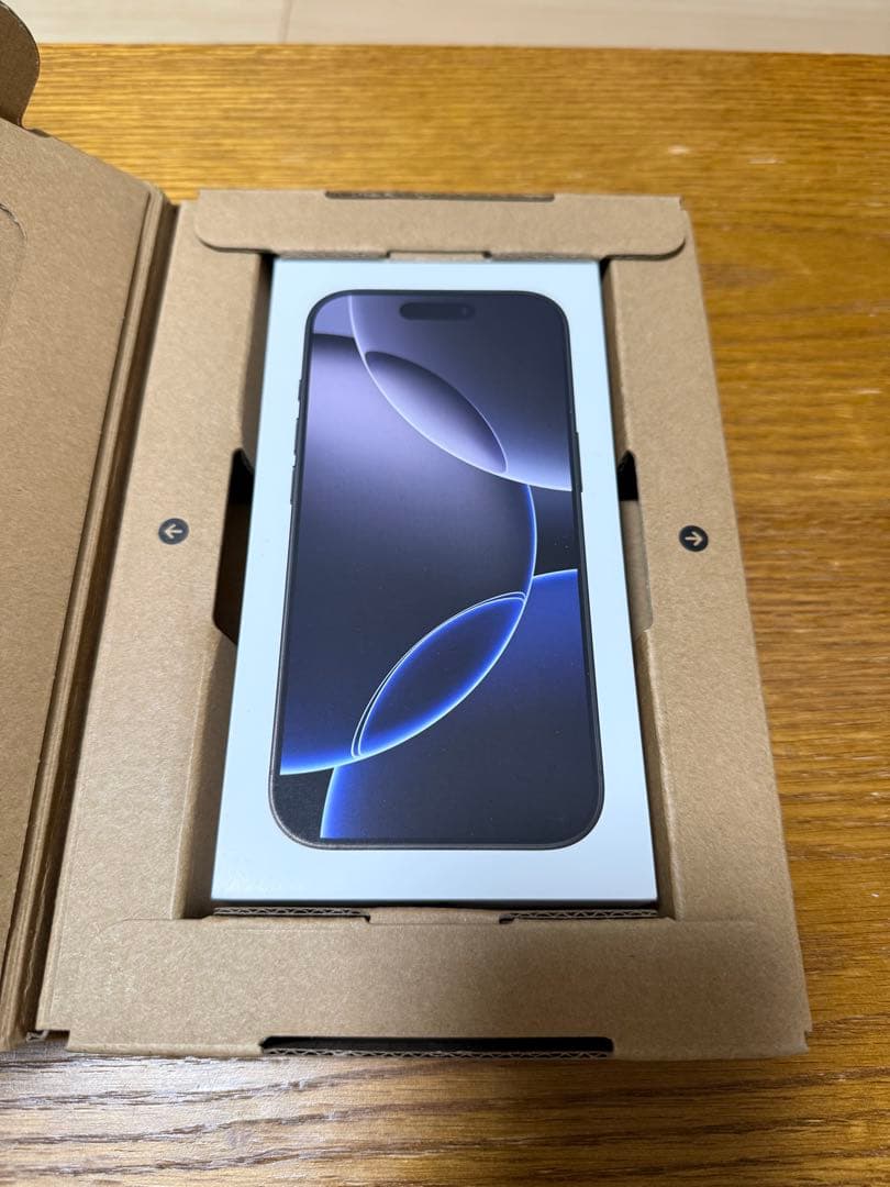 スマートフォン本体 iPhone 16 Pro 128GB Black Titanium