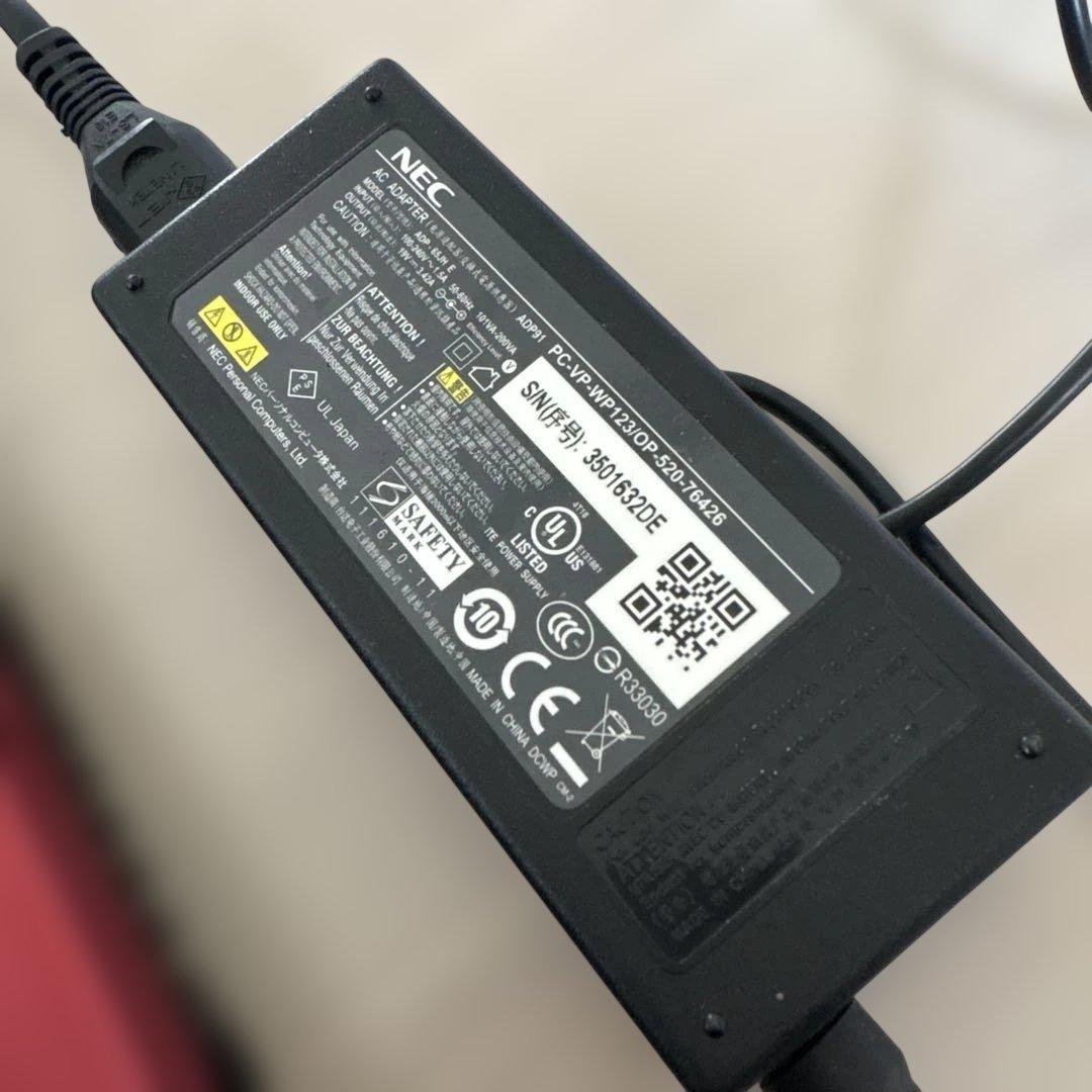 即発送 新品　未使用に近いNEC LaVie レッド ノートPC 本体