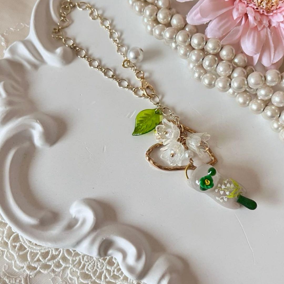 ฅ❤️ 猫　ねこ　レジン　鈴蘭　スズラン　チャーム　バックチャーム　ハンドメイド