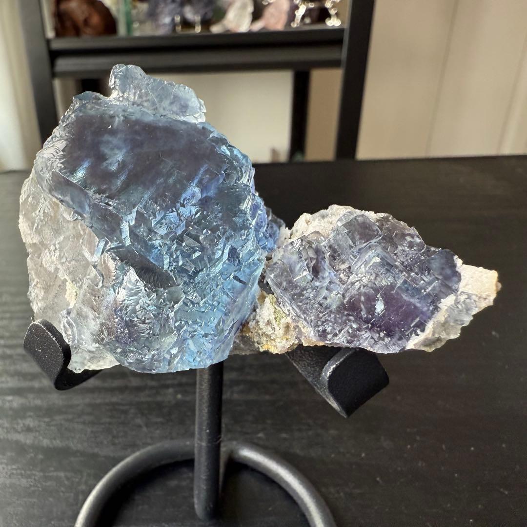 天然石フローライトの原石　置物　鉱物NO.062312