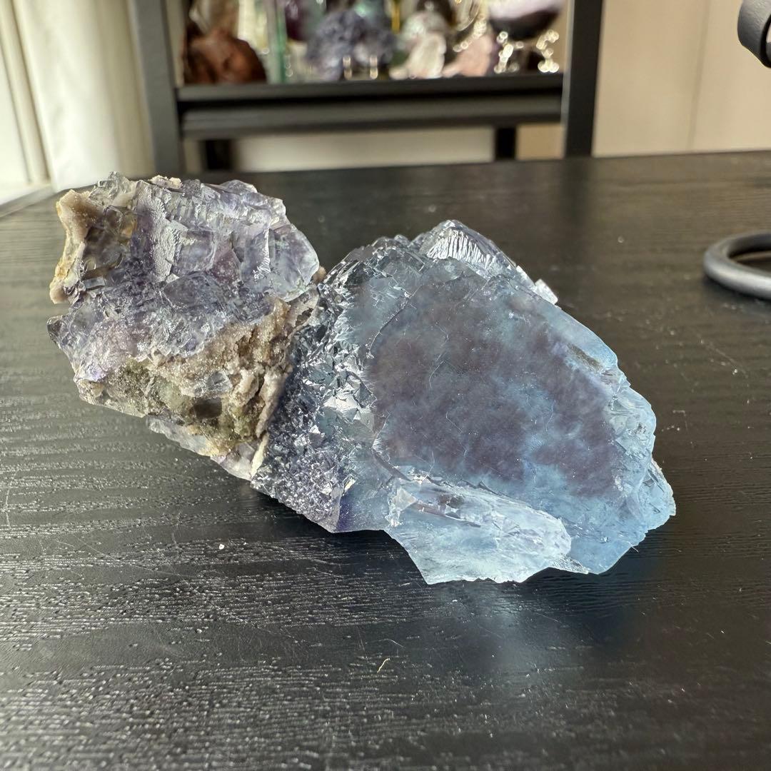 天然石フローライトの原石　置物　鉱物NO.062312