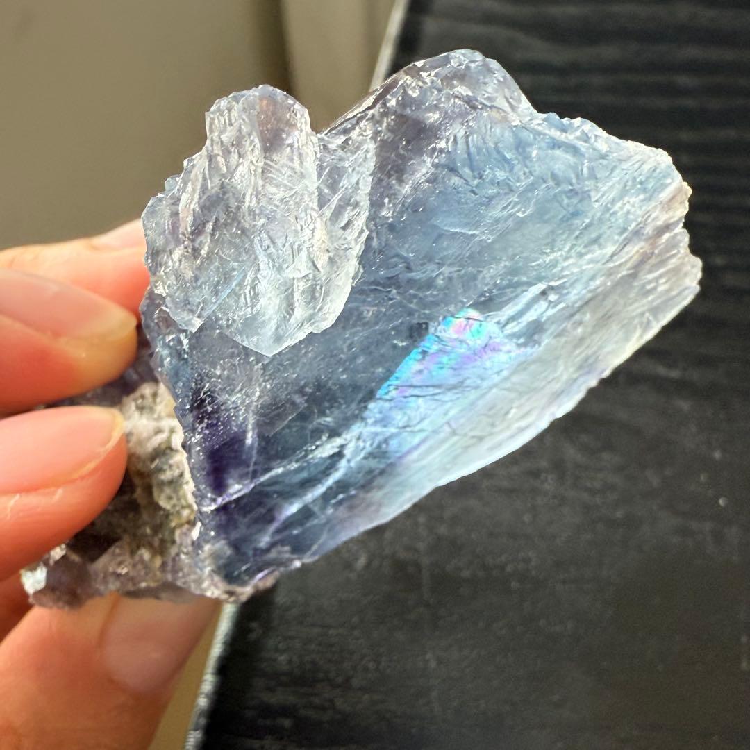 天然石フローライトの原石　置物　鉱物NO.062312