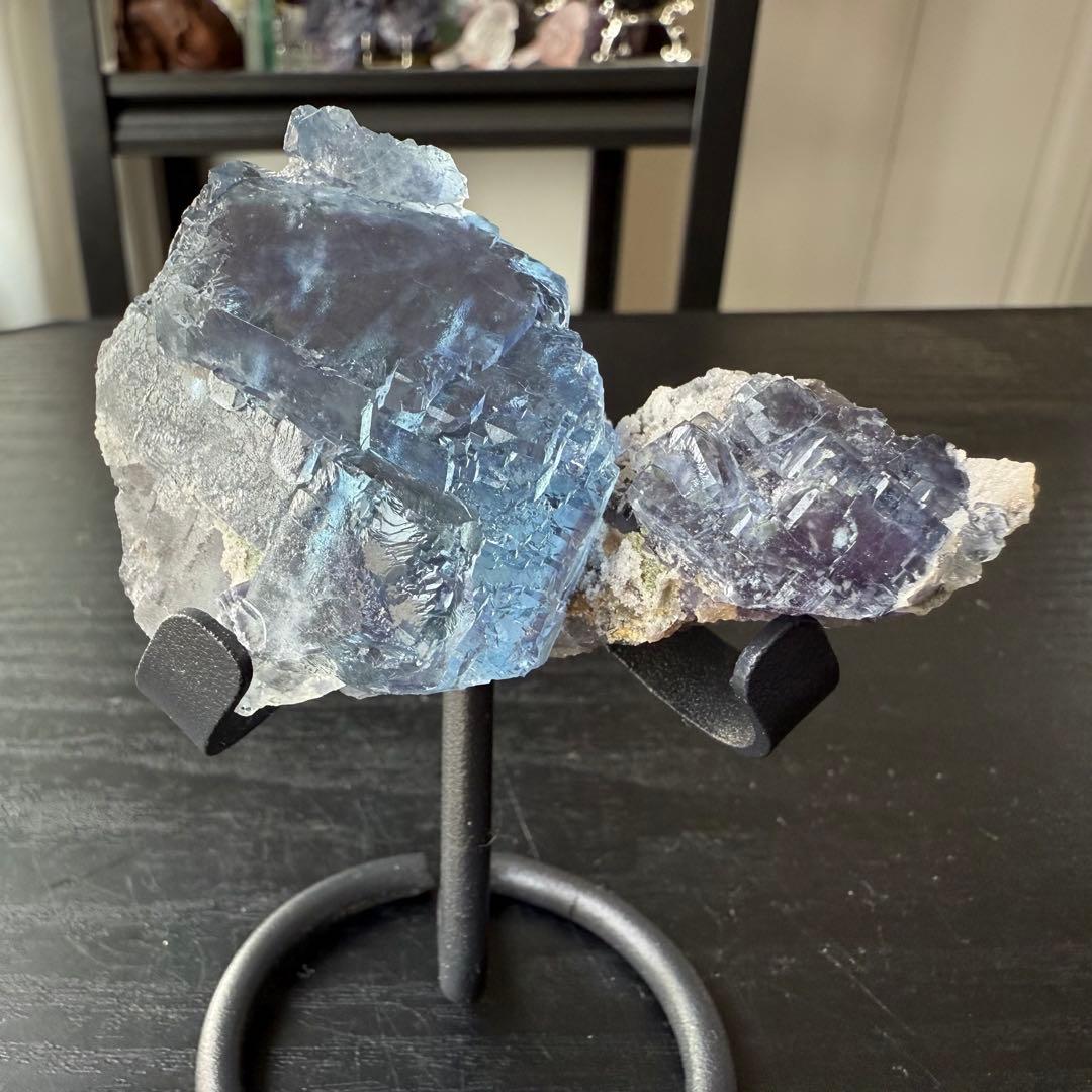 天然石フローライトの原石　置物　鉱物NO.062312