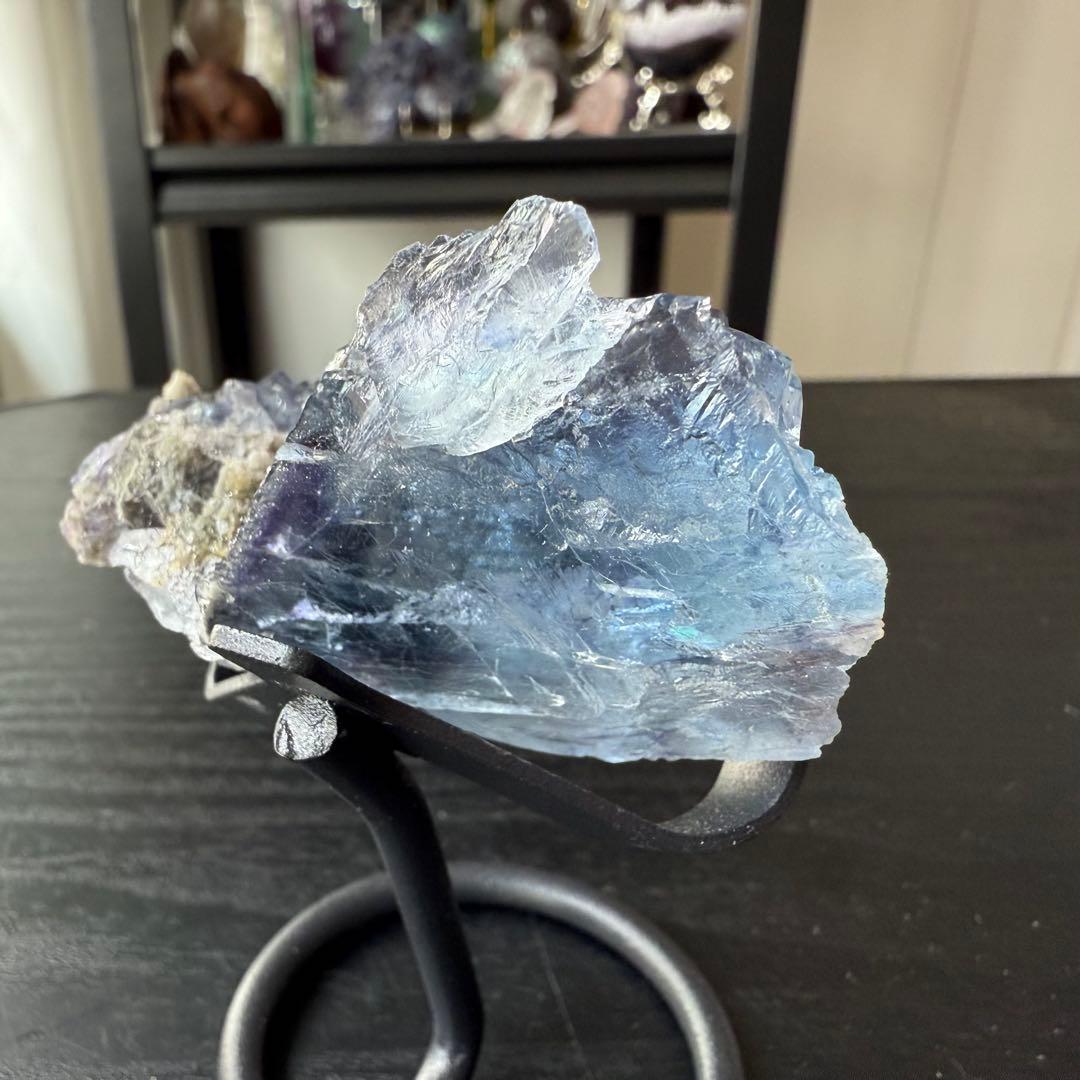 天然石フローライトの原石　置物　鉱物NO.062312