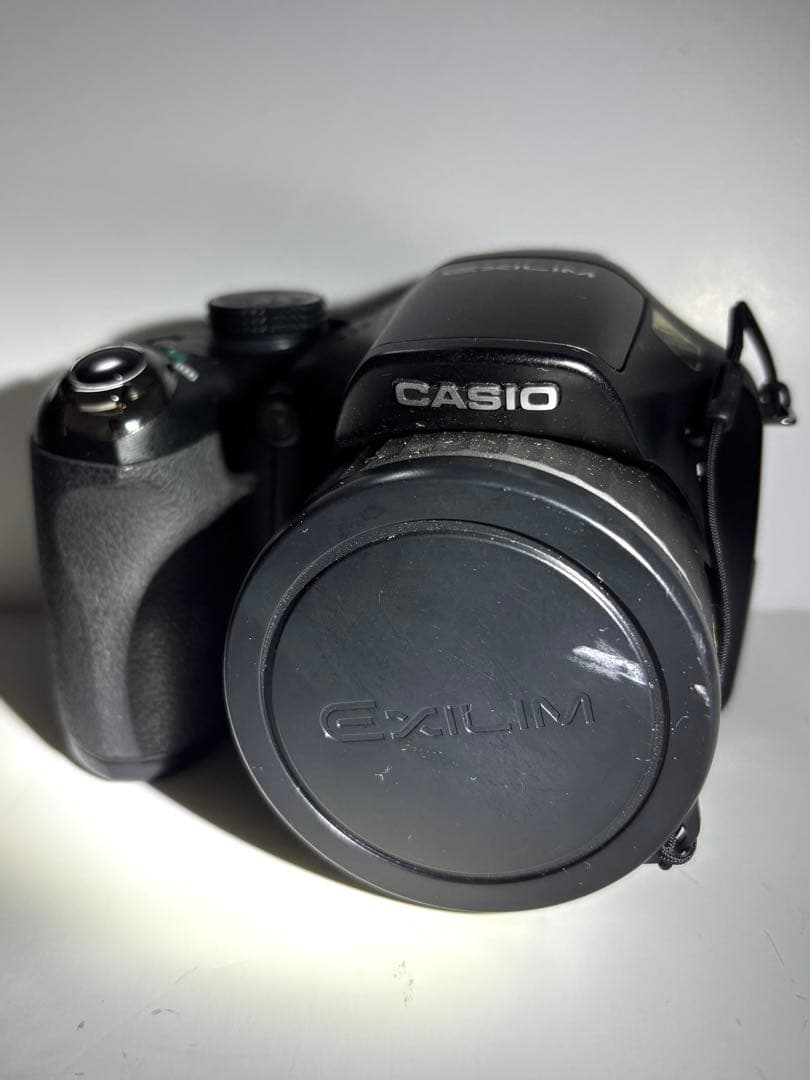 【完動品】CASIO EXILIM CASIO EX-FH20 デジタルカメラ