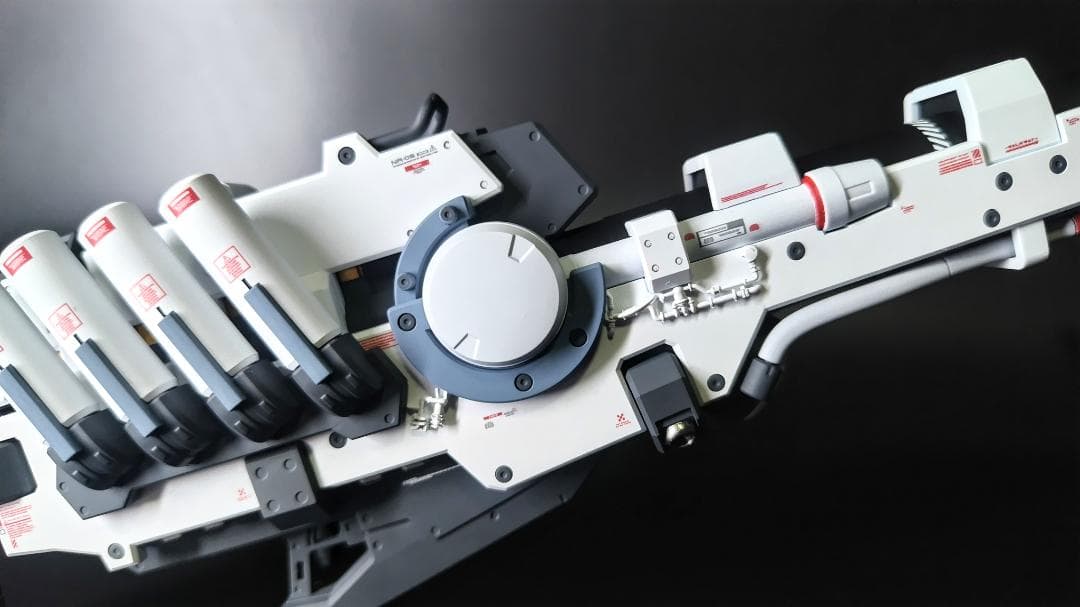 RG hi-νガンダム　全塗装　完成品　ハイパー・メガ・バズーカ・ランチャー