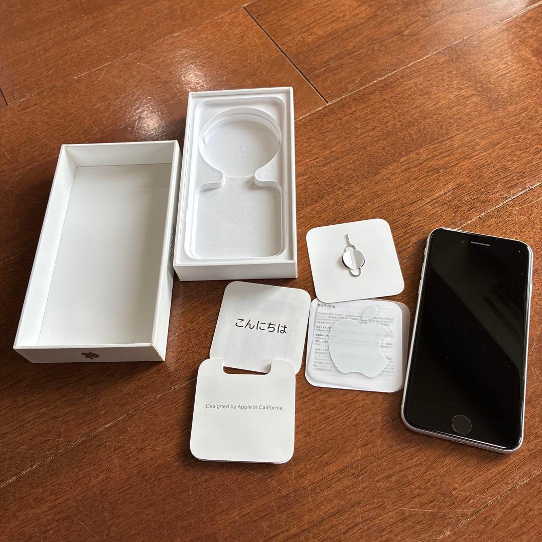 Apple iPhone SE 64GB 第2世代　ホワイト