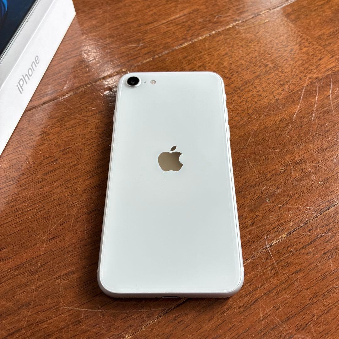 Apple iPhone SE 64GB 第2世代　ホワイト