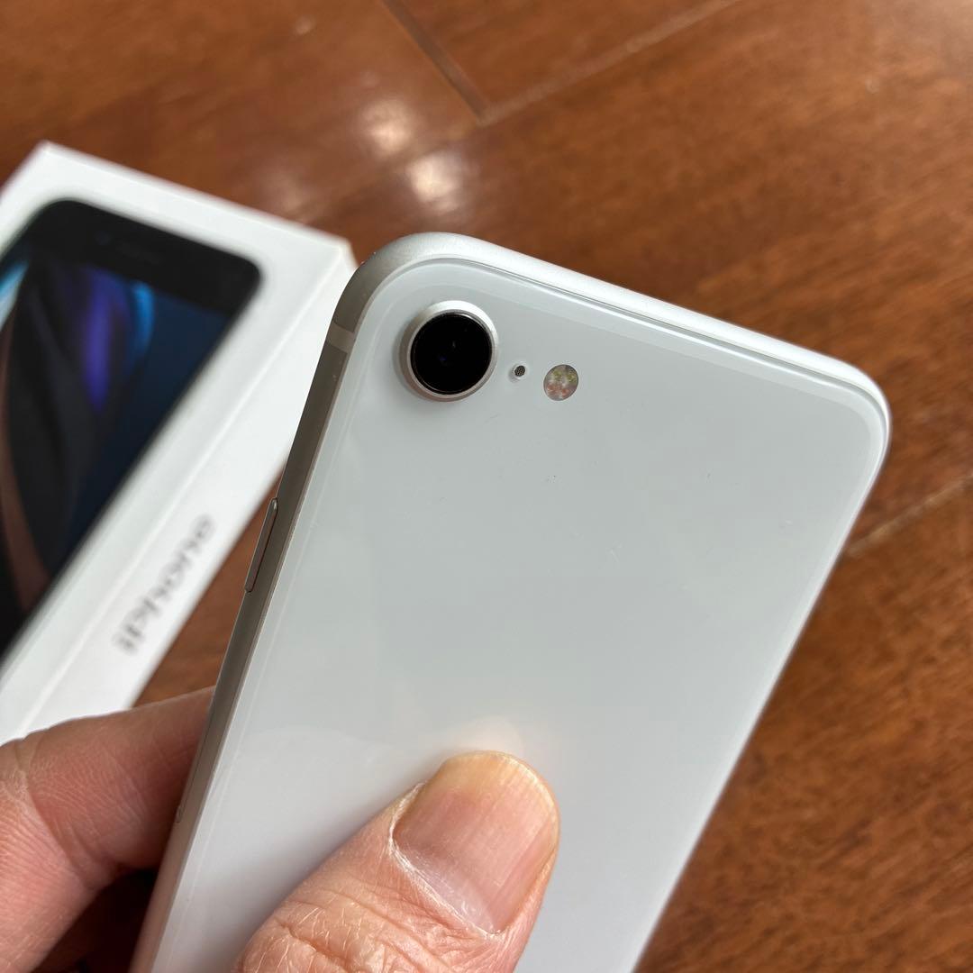 Apple iPhone SE 64GB 第2世代　ホワイト