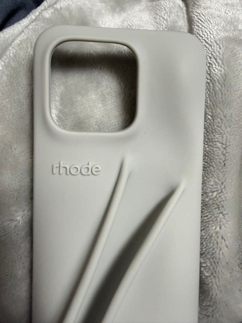 rhode skin iPhone16Pro lip case リップ付