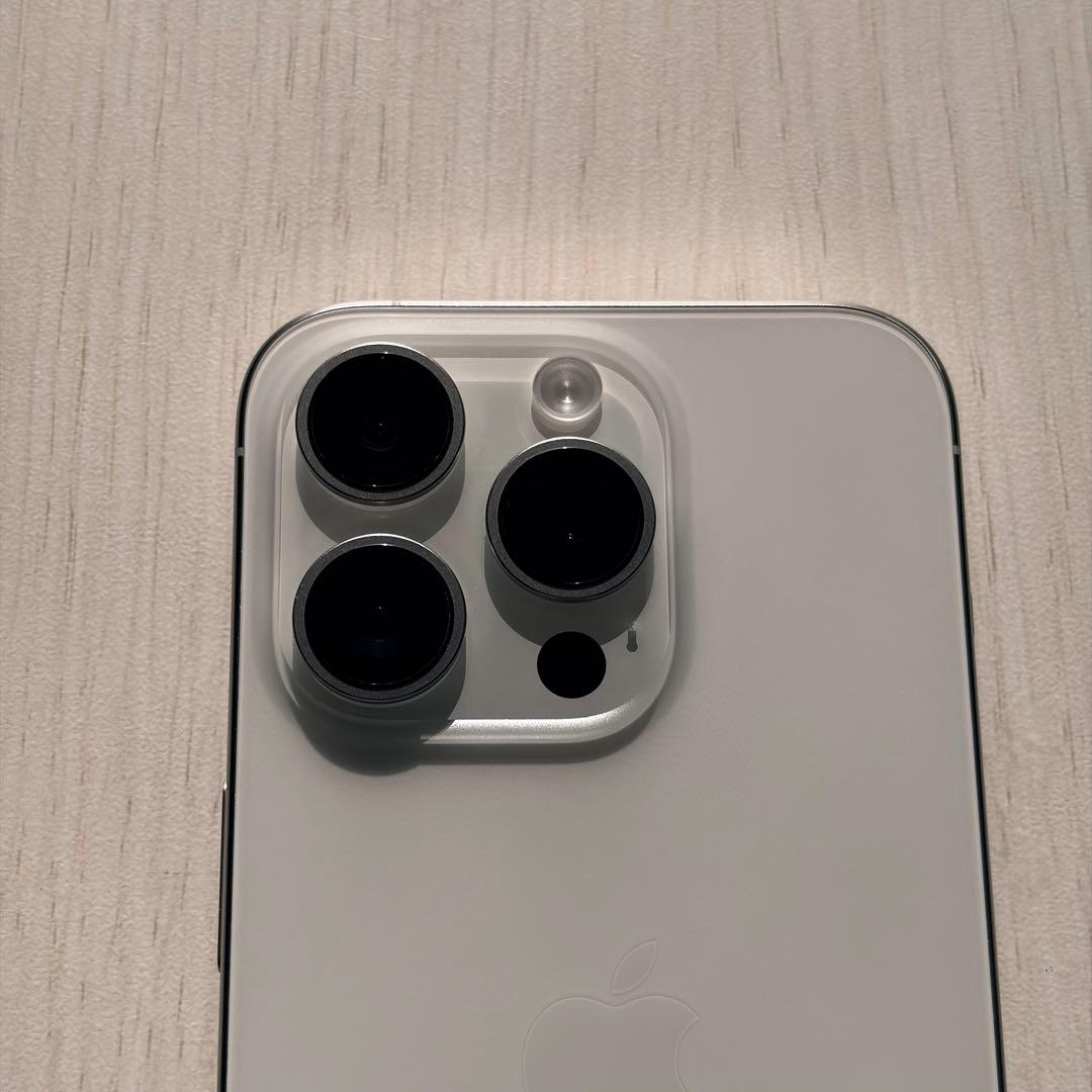 iPhone15 Pro 256GB ホワイトチタニウム SIMフリー