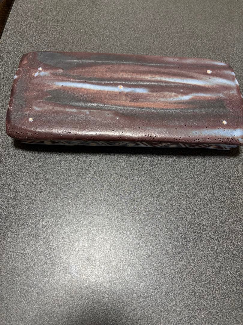 加藤十代久作　鼠志野長方皿です。