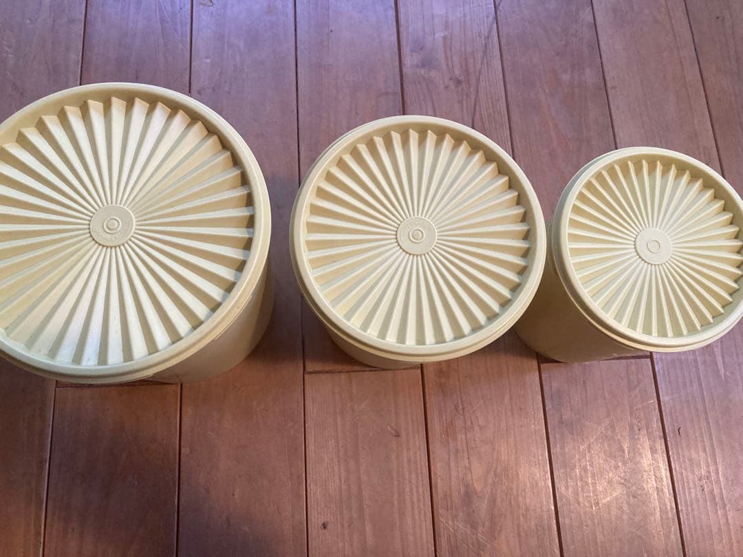 正規品タッパーウエア　新古品　保存容器セット 3個