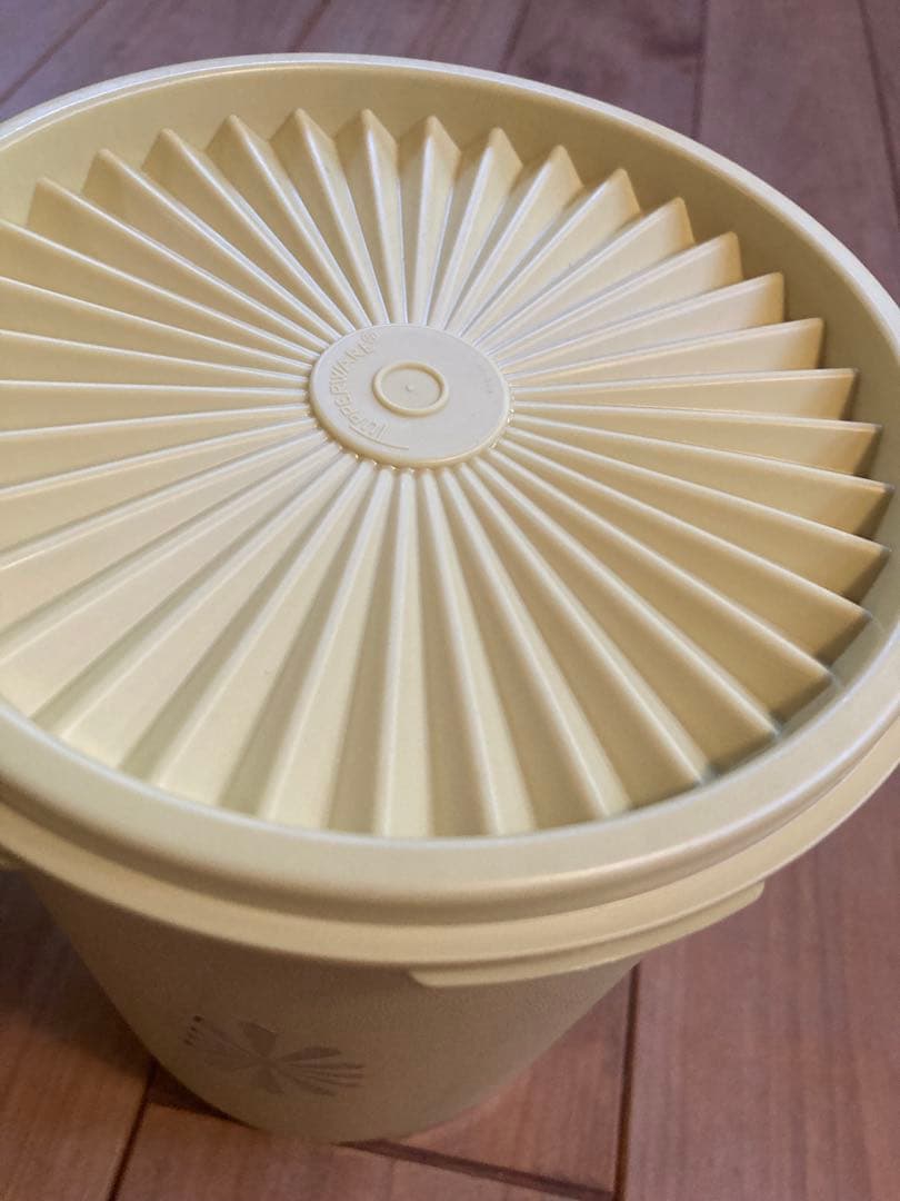 正規品タッパーウエア　新古品　保存容器セット 3個