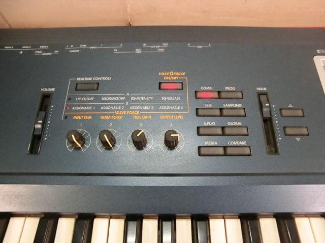 132：KORG　TRITONEX76　ジャンク　引取限定：埼玉県所沢市