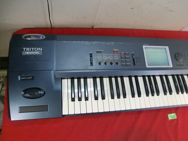 132：KORG　TRITONEX76　ジャンク　引取限定：埼玉県所沢市