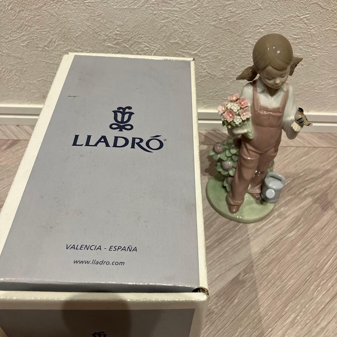 リヤドロ LLADORO 女の子 花