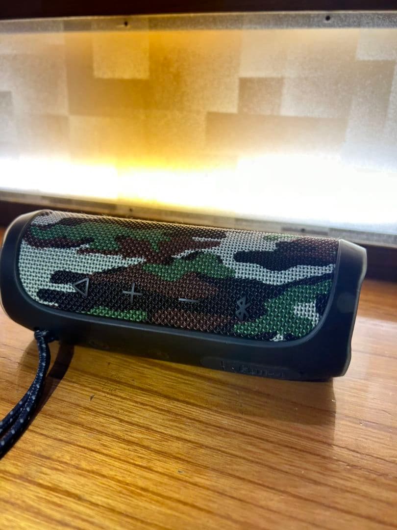うささ　JBL FLIP4 迷彩 ワイヤレススピーカー