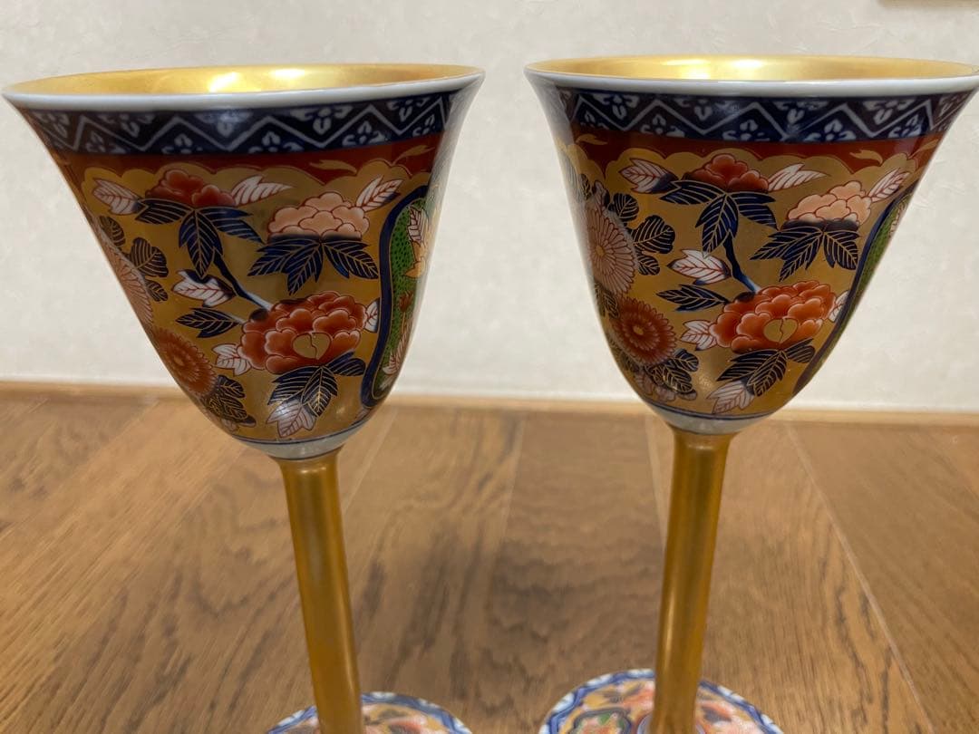 其泉作　極錦金彩古伊万里　日肥 其泉作　昭和年製　ペアワインカップ