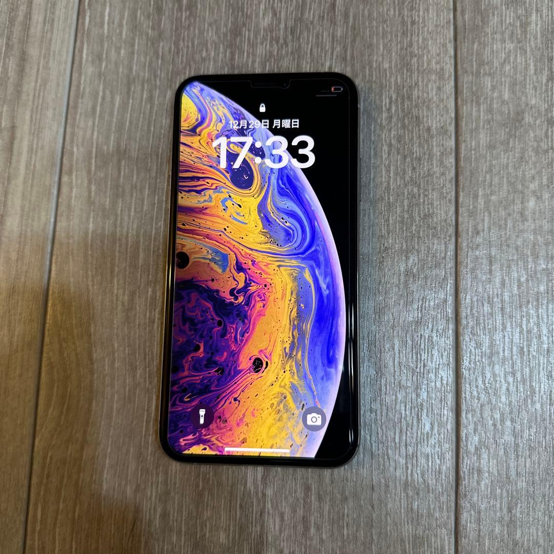 Apple iPhone Xs シルバー 64GB