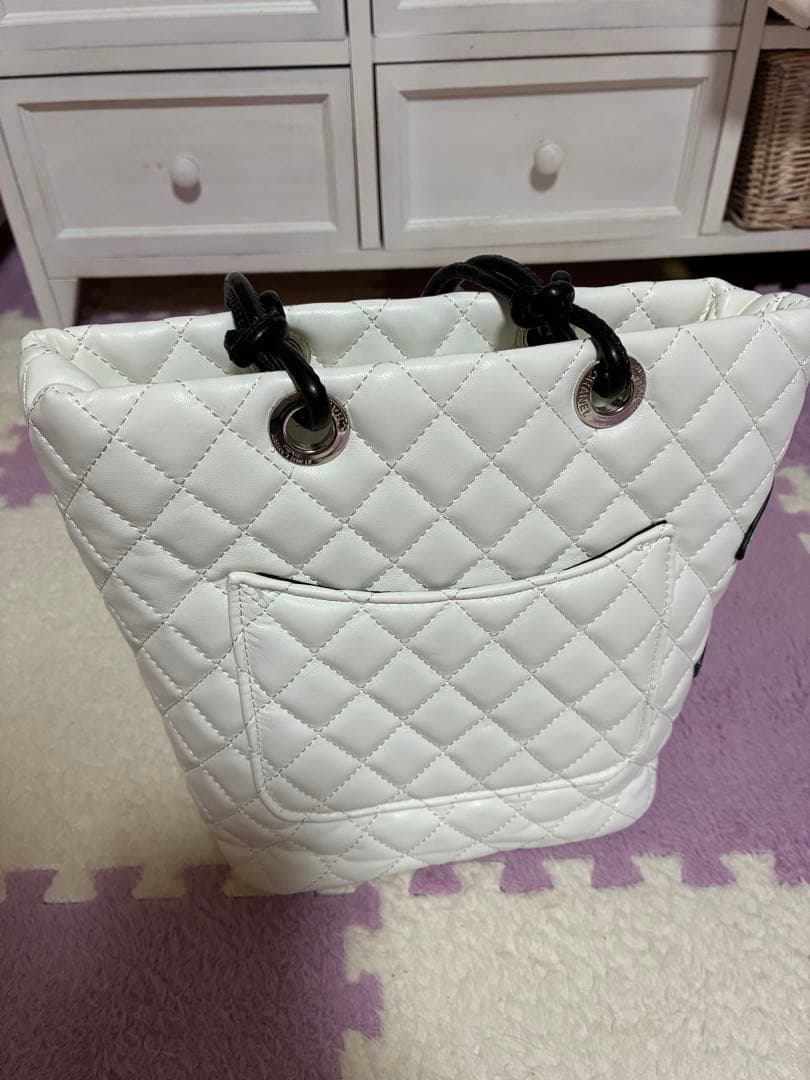 CHANEL ホワイト キルティング トートバッグ