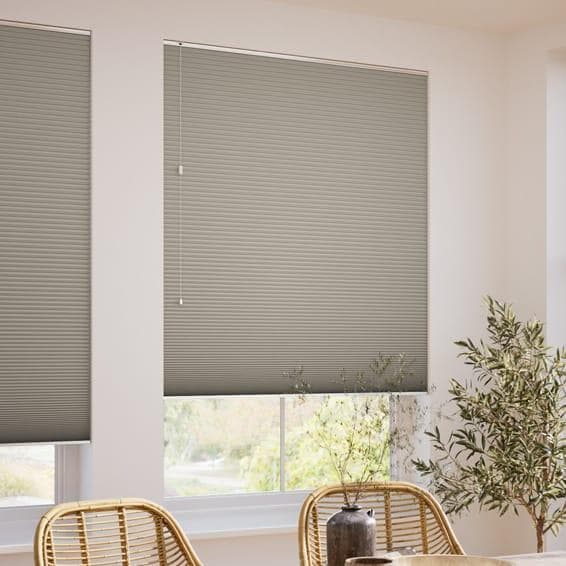 未使用　ハニカムシェード　グレージュ　172.9×181.4