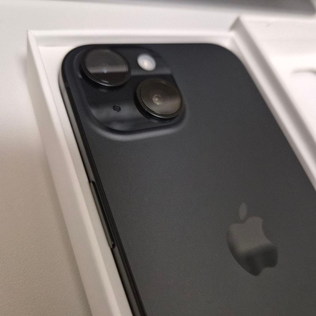 【美品】Apple iPhone15 ブラック128GB