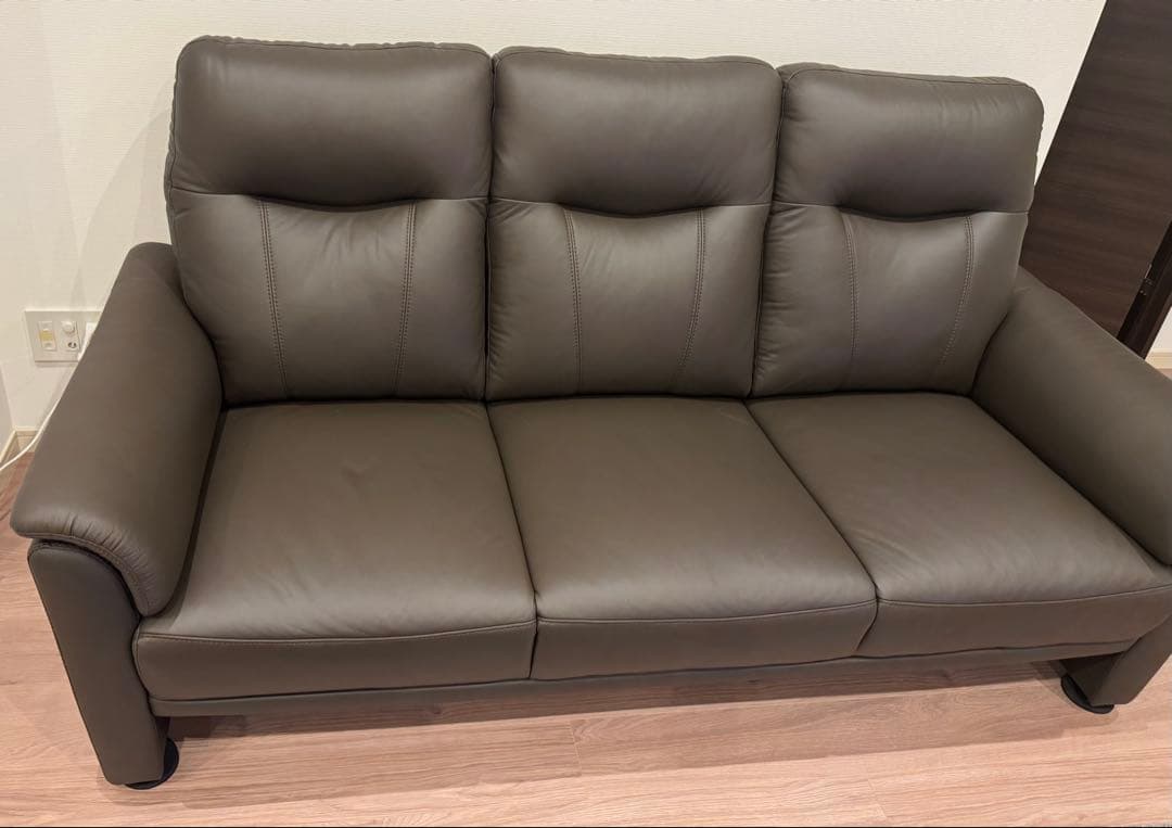 【大阪市引取のみ】【超美品】3人掛けソファ 本革 (ニトリ:ナルタKD DBR)