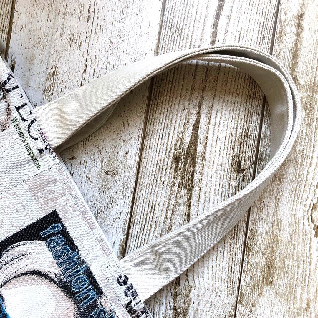 トートバッグ　ハンドメイド　デニムリメイク　アイボリー×ブラック【新品デニム】