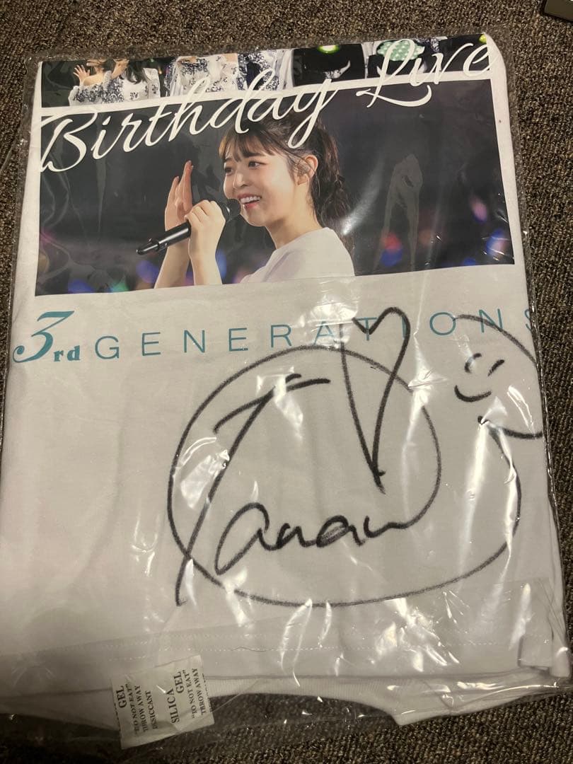 阪口珠美　サインTシャツ