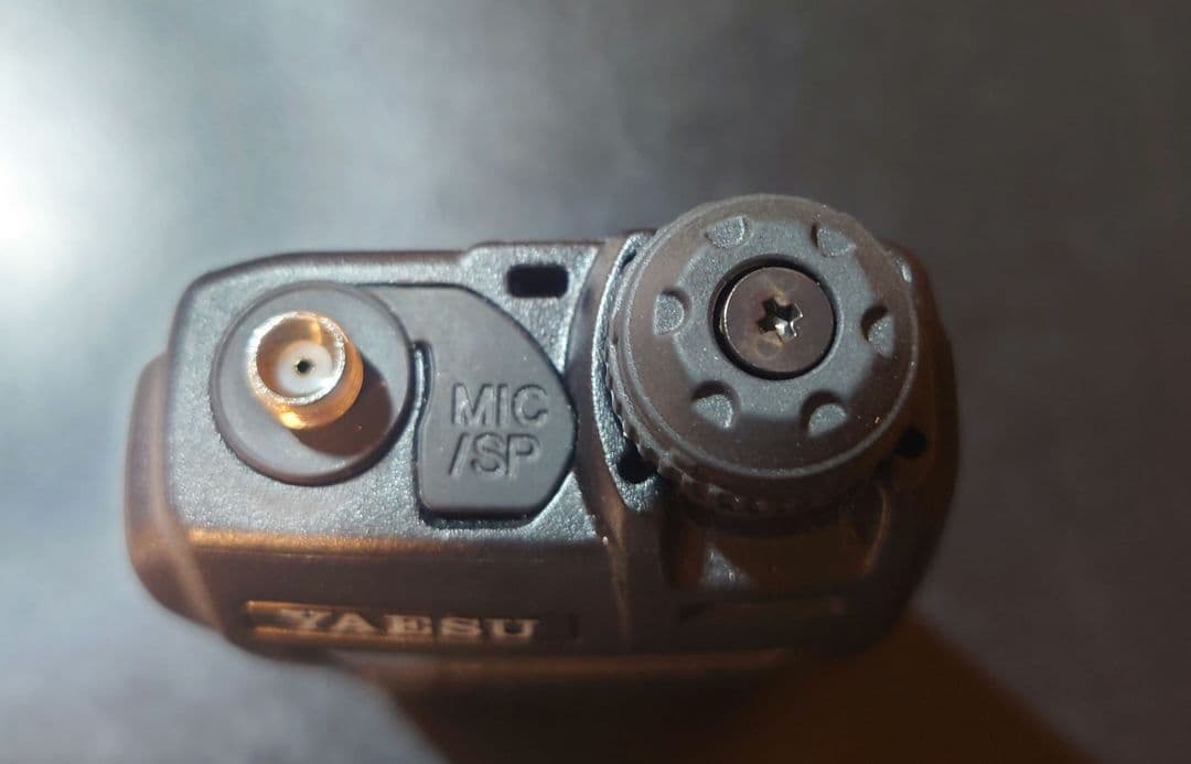 アスロック【中古美品】YAESU VX-3 デュアルバンドトランシーバー