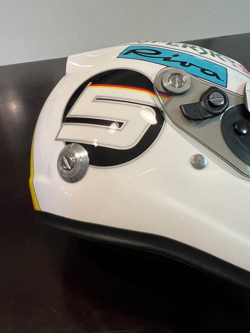 （一点物）F1 Ferrari セバスチャンベッテル 直筆サイン入り1/2