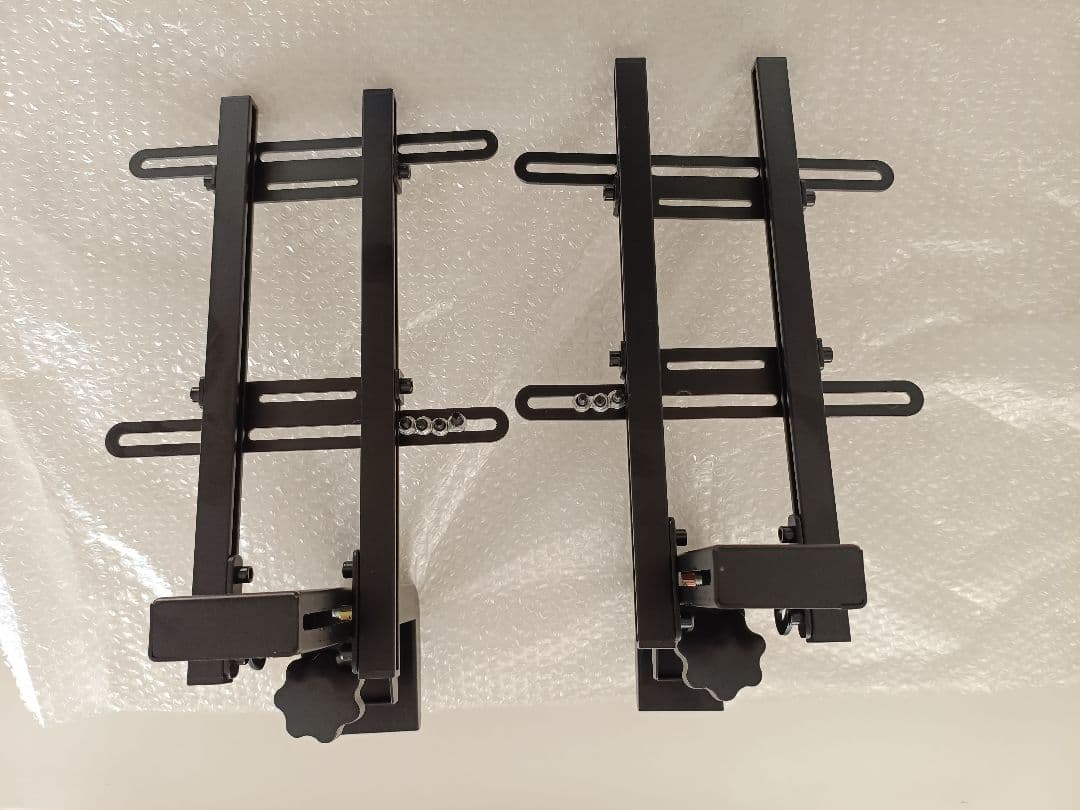 テーブルへジョイスィックを固定する部品