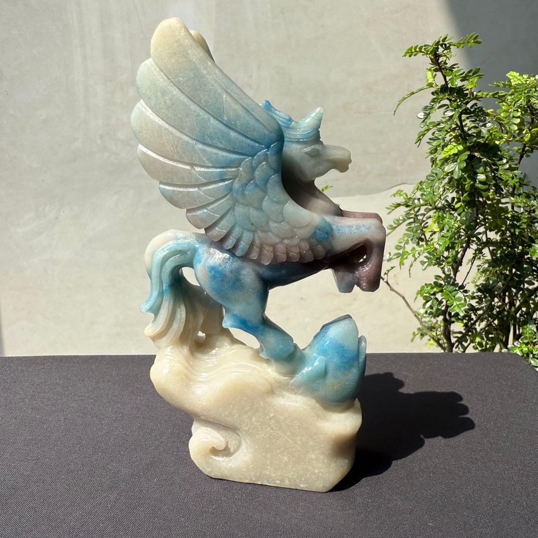 天然石トロレアイトのユニコーン　置物　彫物NO.092012
